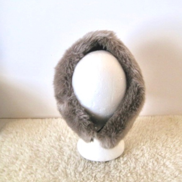 Danier Faux Fur Headband - Picture 5 of 10
